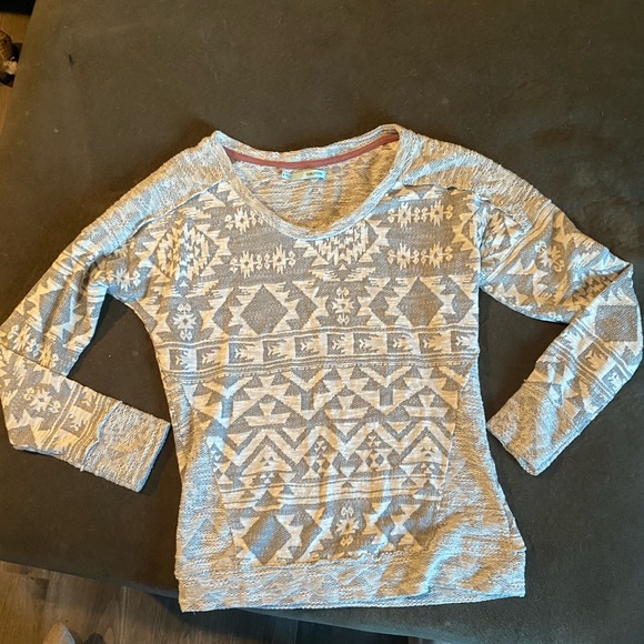 Maurices Sweaters - Maurice’s women’s sweater. Size small. Gray with white pattern.